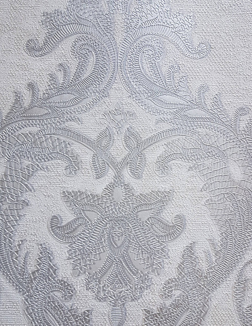 Шпалери вінілові на флізеліні AdaWall Seyyah 1.06х10 вензелю великі структурні сріблясті на білому Київ - фото 3