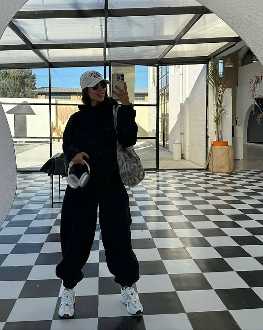 Женский повседневный стильный костюм из качественной трехнитки на флисе Черный Одесса - изображение 1