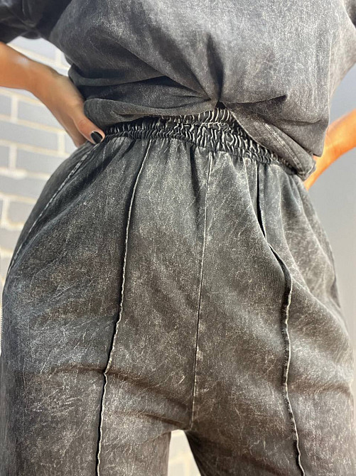 Женский костюм Coast Moda 4232 вареный тай-дай брюки палаццо с футболкой оверсайз сердце графит, графит, S Киев - изображение 12