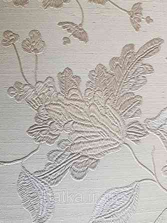 Шпалери вінілові на паперовій основі Sirpi Italian Silk 7 квіти листя гілки сріблясті c пісочним структурні Київ