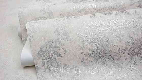Шпалери метрові вінілові на флізеліні Sintra Classic класика вензель структурні сріблясті на бежевому 406625 Київ