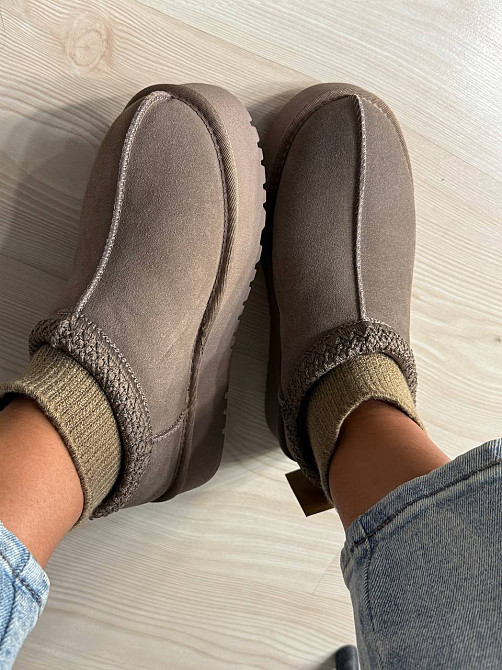 Угги женские Hengji 90-6 с носком и вышивкой натуральная замша бежевые, 41, 26 см Киев - изображение 1