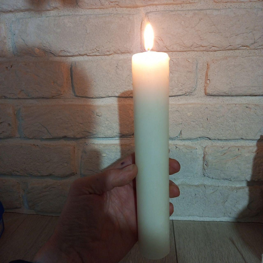 Свеча хозяйственная парафиновая 24×4 см — белая толстая свеча длительного горения (72 часа) Харьков - изображение 3