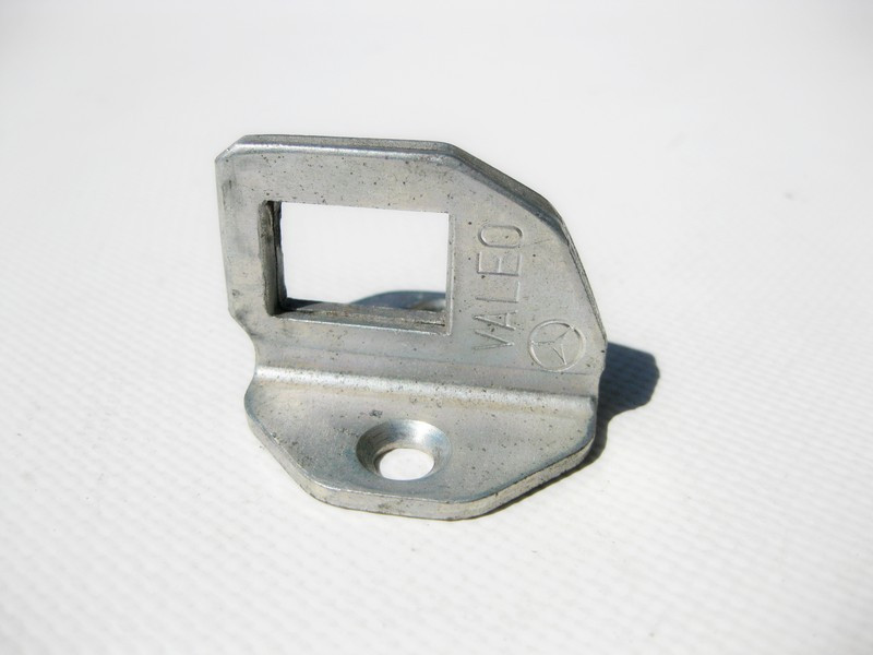 Mercedes-Benz  A2037580003 Петля - скоба - вухо замка багажника E-Class W211 C-Class W203 CLS C219 CLK C209 SLR R199 Одесса - изображение 5