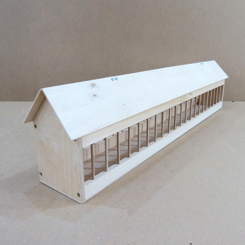 Деревянная кормушка для голубей 