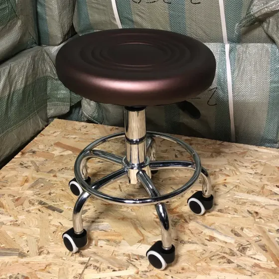 Стул косметологический без спинки на колесах с подставкой для ног, регулировка высоты Коричневый Киев