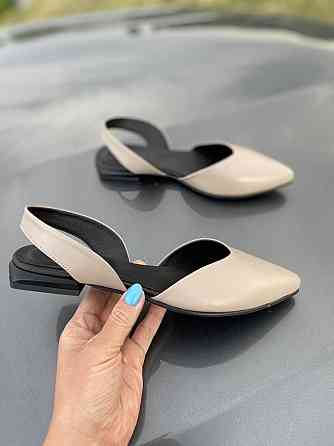 RONE Шкіряні босоніжки жіночі із закритим носком, колір капучино RONE B-156 р. 36 / Босоніжки з Коломыя