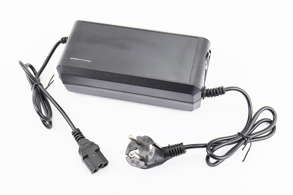 Зарядний пристрій 72V 20Ah (штекерT) TR-4 Київ - фото 1