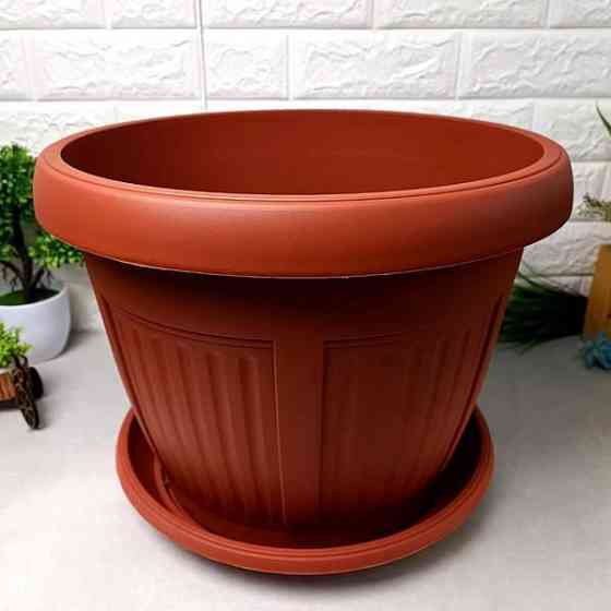 Цветочный горшок с подставкой 