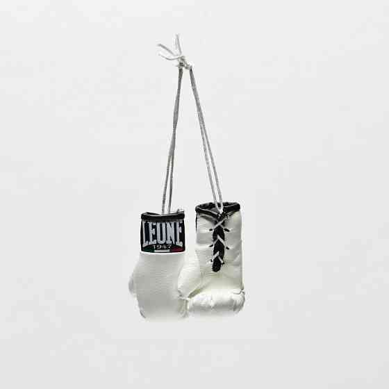 Сувенирная перчатка Leone White Киев