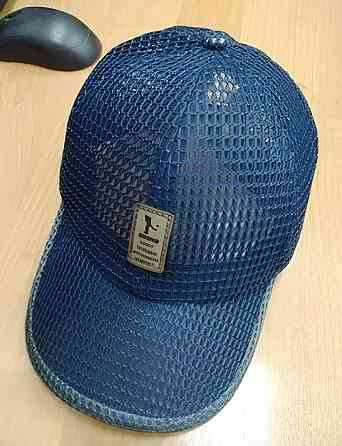 Бейсболка синяя в сетку. Сетчатая бейсболка синего цвета. Синяя кепка с хорошей вентиляцией Киев