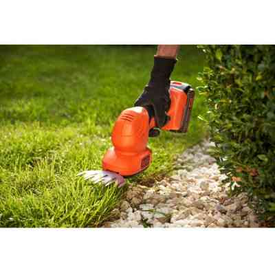 Кусторез Black&Decker 18 В, 2Ah, насадки- 20 см/8 мм, 10 см/18 мм, (BCSS18D1) Винница