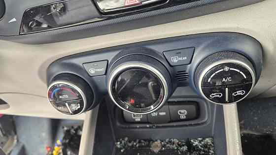 Блок управления климатом Хюндай Венью 19-26 Киев