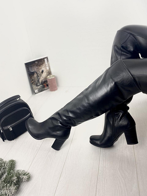 Ботфорти жіночі 14 чорні натуральна шкіра з хутром до кісточки висота 43 см каблук 8 см обхват Коломыя - изображение 1