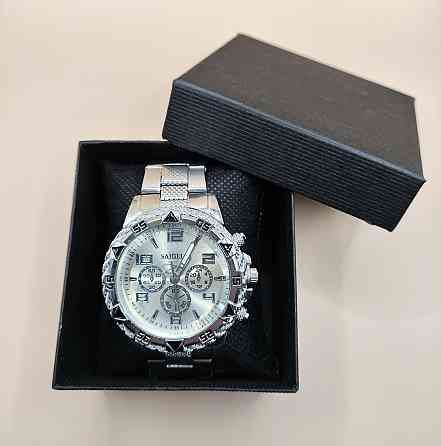 Годинник чоловічий сріблястий зі сріблястим циферблатом у подарунковій коробці Сміла