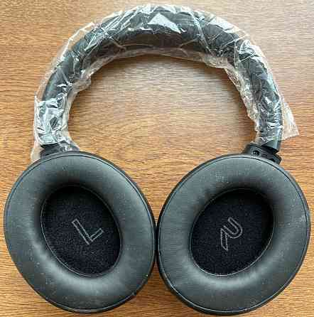 Навушники Sony WH-1000XM4 чорного кольору. Київ