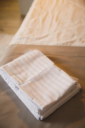 Комплект постельного белья Ideal Textile страйп сатин ivory двуспальный евро Полоска 1 см Черновцы - изображение 4