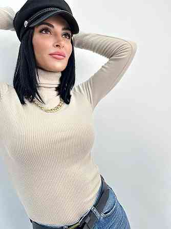 Женский теплый гольф в рубчик 