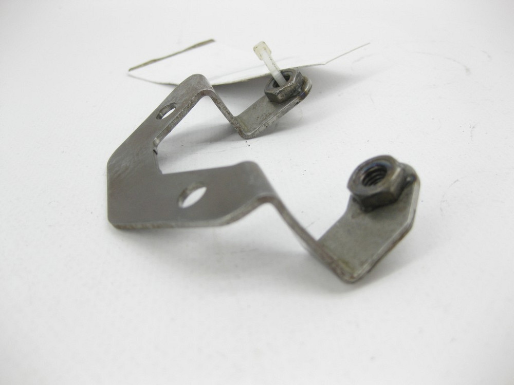 Mercedes-Benz  A6420180140 Кронштейн датчика рівня масла в піддоні для двигуна OM642 V6 3.0 cdi ML W164 GL X164 R-Class W251 Одесса - изображение 4