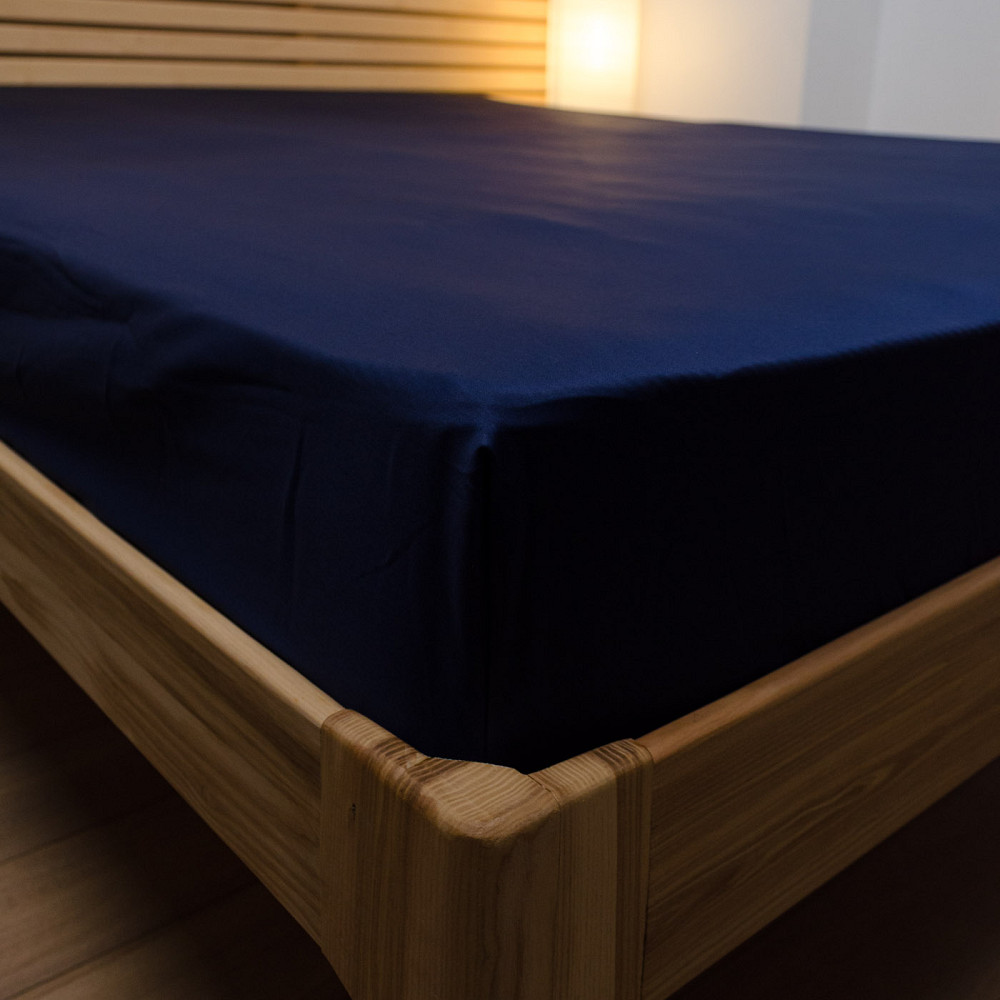 Простынь на резинке полутороспальная сатин 100% хлопок 140х200х25см 125г/м2 (Темно-синий) Сумы - изображение 3