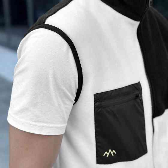 Чоловіча флісова жилетка Pobedov Wolf молочно-чорна Київ