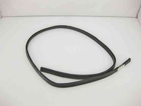 Mercedes-Benz  A1648890198 Ущільнювач капота передній ML W164 GL X164 Одесса