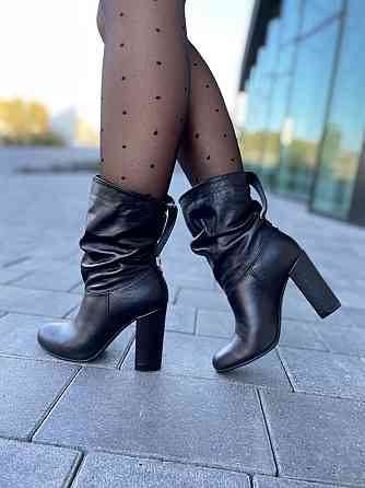 Nivelle Черевики жіночі NIVELLE чорні натуральна шкіра каблук 10см висота 15см 35р.-22.5см 39р. Коломыя
