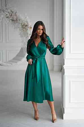 Жіноча сукня з запахом, з атласу Одеса