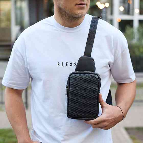 Мужская сумка-слинг через плечо 13х20х5, бананка нагрудная с узором для телефона, черная Киев