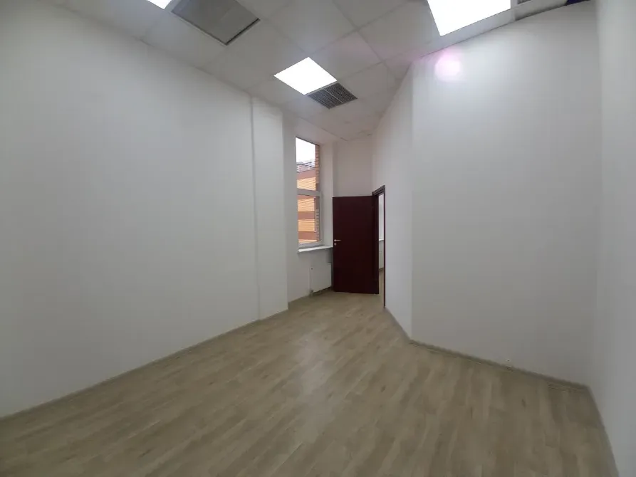 Офіси з гарним ремонтом, 6 поверх Самий центр міста (вул Шевченка) Зручне планування, просторі кімнати (див. план), свій туалет і комірки Дніпро - фото 6