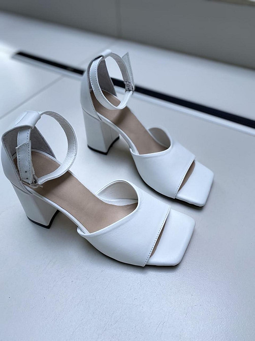 ARLEN Босоніжки жіночі шкіряні на літо на зручному каблуці білі відкриті ARLEN Бос-Глорія р. 36 Коломыя - изображение 3