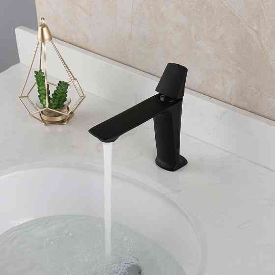 Дизайнерский смеситель для раковины однорычажный, горизонтальный монтаж WanFan Черный Каменец-Подольский