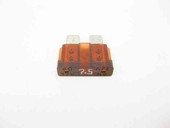 Mercedes-Benz  N000000004202 Запобіжник C-5A-S 5A світло-коричневий CLS C219 E-class W211 ML W164 C-Class W205 GLC X253 C-class W203 CLK Coupe C209 SL Одеса