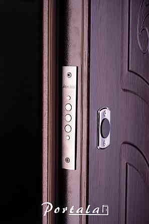 Двери квартирные, серия Элегантт, модель Рассвет, гнутом профиле, Темный орех, 2 замка 850 Киев