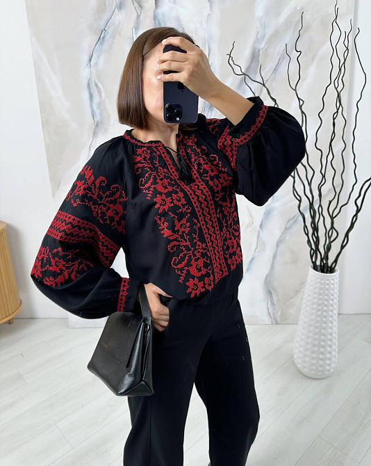 Женская современная вышиванка с красной вышивкой 80% коттон, 20% полиэстер Черный, 46 Одесса - изображение 1