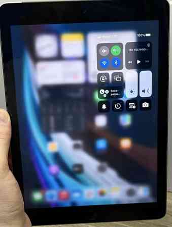 Планшет: iPad (5-го поколения) LTE Wi-Fi. Киев