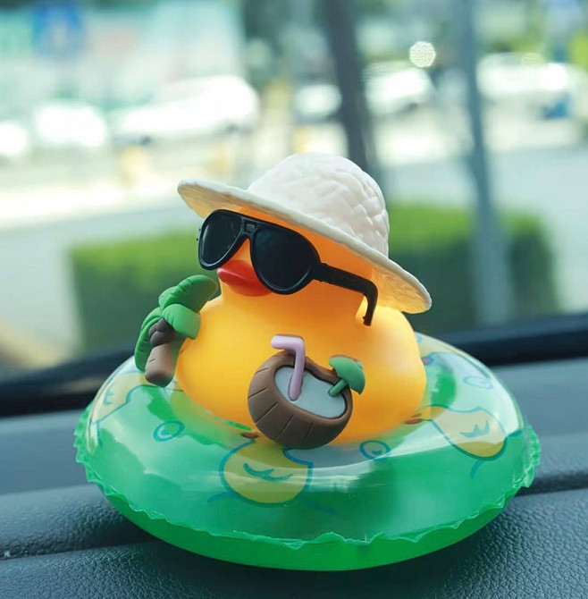 Декор для авто качка на панель, фігурка качка в окулярах з кокосом, прикраса в машину ПВХ Київ - фото 2