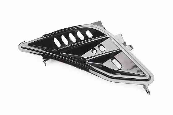 пластик - вставка пластика основного права Storm 2013 Киев