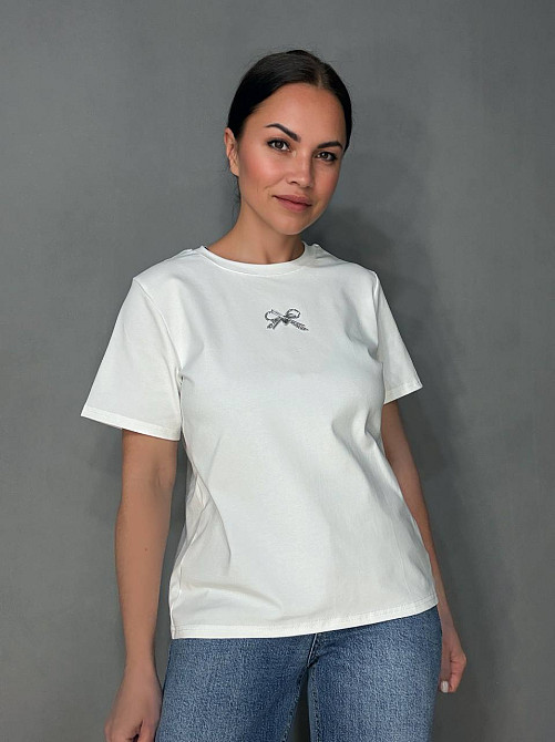 Футболка женская A-NIUSHOW 30166 с бантиком из камней оверсайз one size, белый, one size Киев - изображение 1