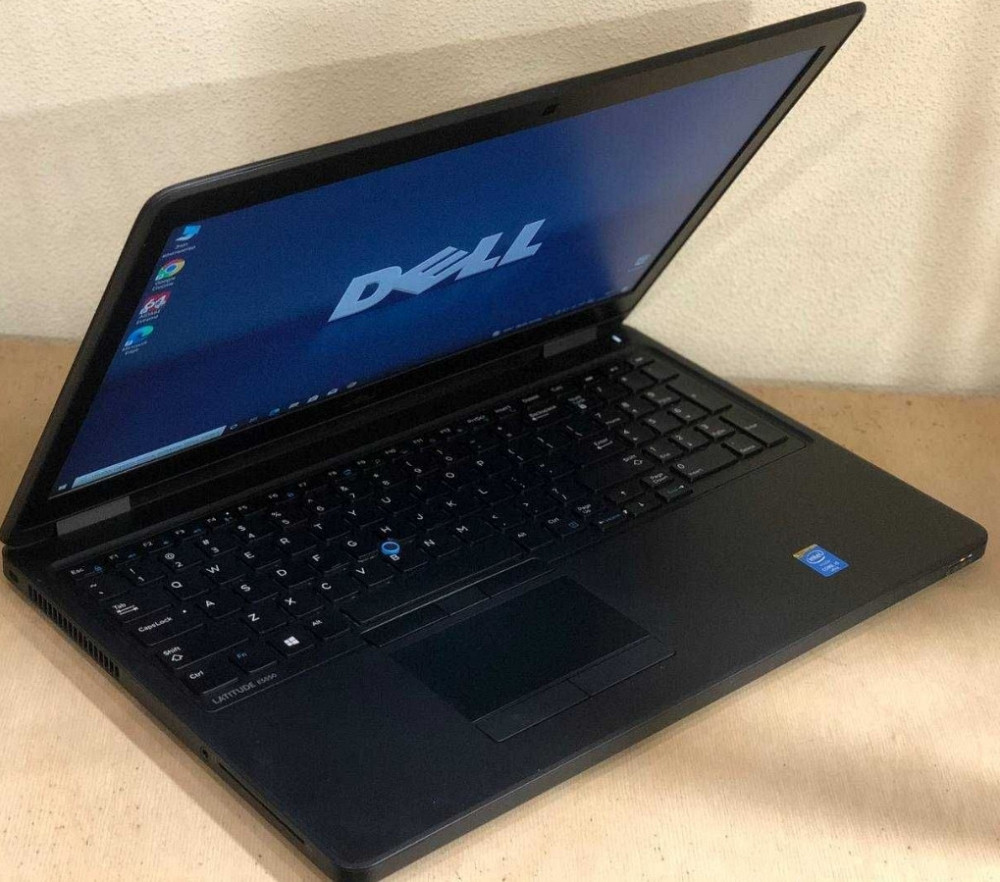 Ноутбук DELL Latitude 5550 15.6