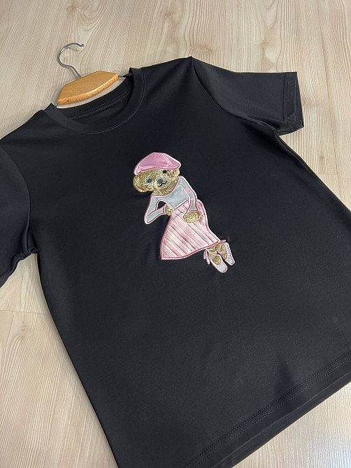 Футболка женская A-N 26009 нашивка мишка балерина впереди однотонная средняя длина базовая one size, черный, one size Киев - изображение 12