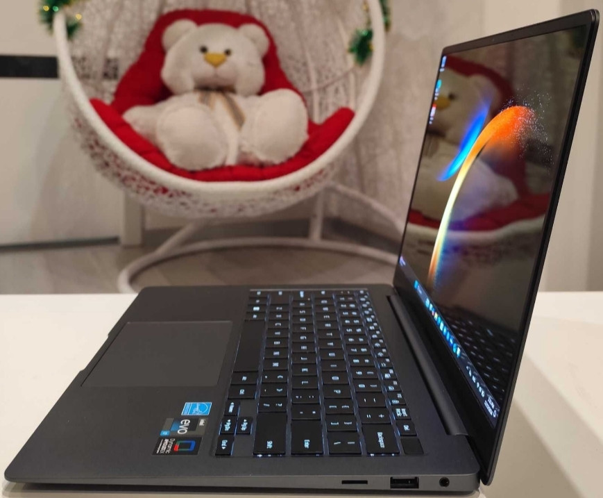 Преміальний ультрабук Samsung Galaxy Book 3 Pro 14
