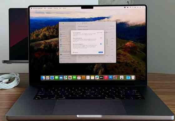 Ноутбук: Apple MacBook Pro 16" M2 PRO 16Gb. 512Gb. SSD/20 Циклів заряду. Київ