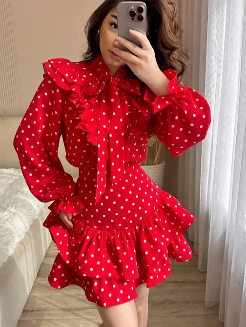 Женское стильное мини платье с принтом в горошек атлас Красный Одесса - изображение 2
