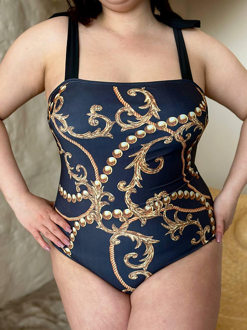 Женский сдельный купальник больших размеров с парео plus size с поролоновыми чашками и принтом бифлекс черный Одесса - изображение 3