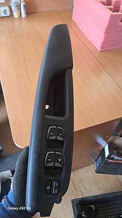 Блок керування склопідіймачами на Hyundai Santa Fe 2012-2018 років. Київ