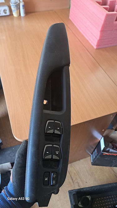 Блок керування склопідіймачами на Hyundai Santa Fe 2012-2018 років. Київ - фото 1