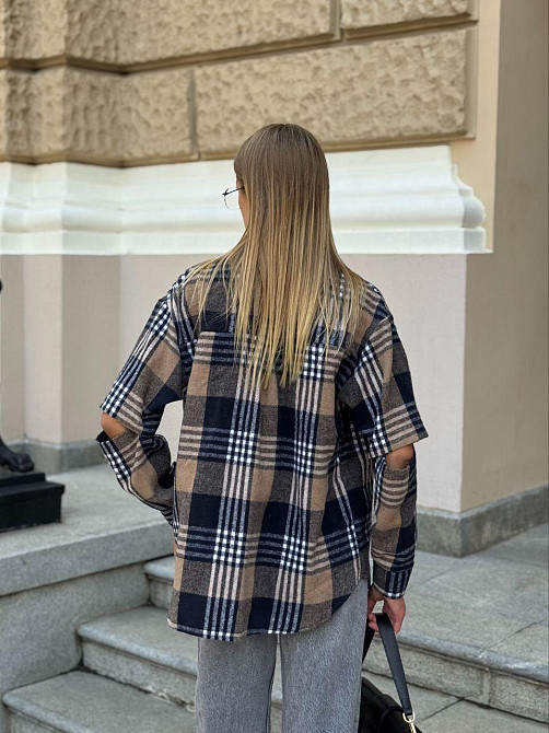 Женская трендовая рубашка с разрезом на рукавах турецкая фланель-байка. Синий, 42/44 Одесса - изображение 4