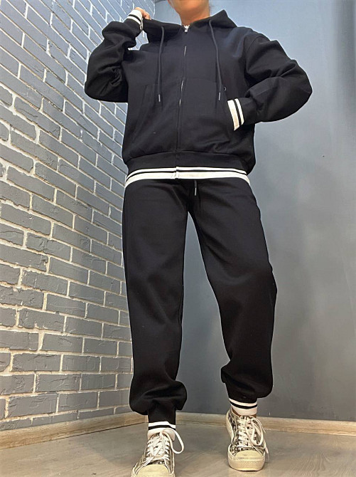 Костюм жіночий A-N 2743 брюки джоггери та худі з кишенями на блискавці з капюшоном резинка з білою с Одеса - фото 1