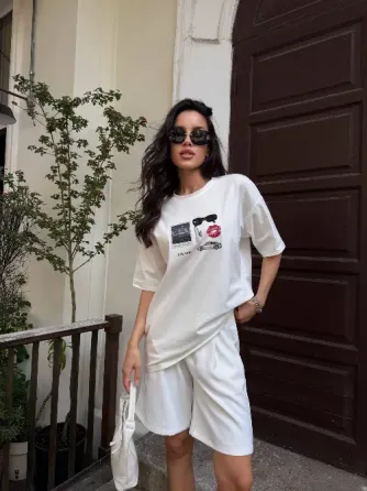 Базова оверсайз футболка з трендовими принтами Одеса